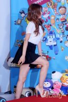 [이슈포토] 에이핑크 윤보미, '짧아도 너무 짧은 스커트에 눈길이 도장이 콱'!