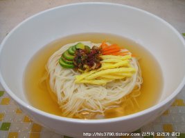 그냥 걸어가! 뛰지 말고! 다쳐!
